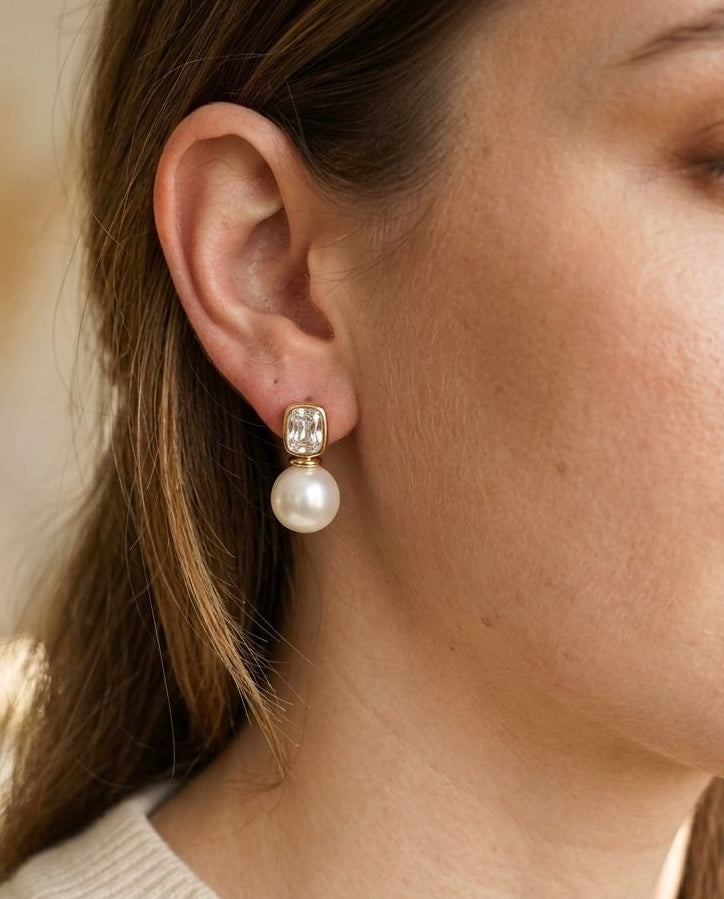 Amélie Bezel Pearl Drops